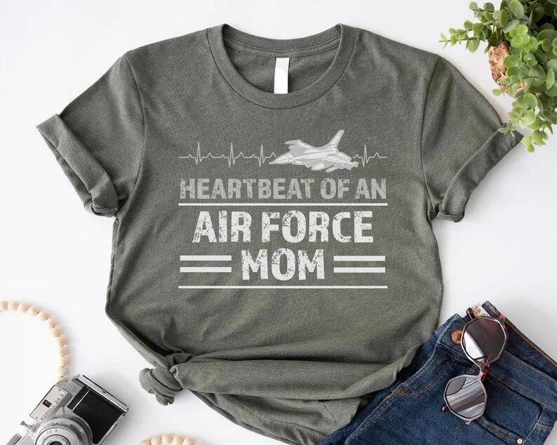 Adı: Heartbeat of an Air Force Mom Shirt Tribute to Mothers
